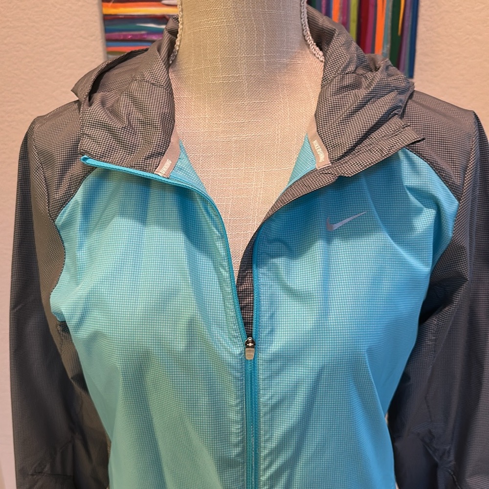 Nike Nylon Jacket - Picture 2 of 9